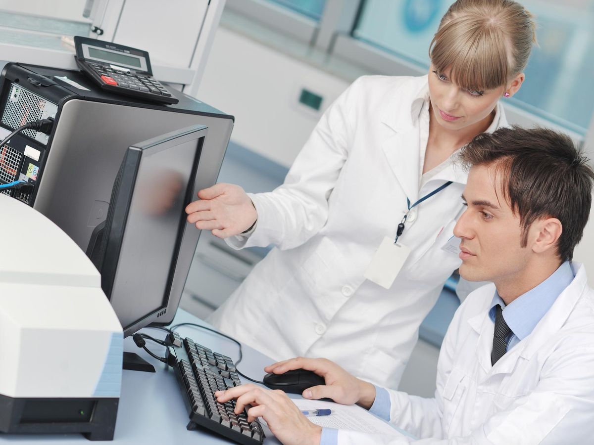Jak nowoczesne technologie rewolucjonizują diagnostykę i leczenie schorzeń układu nerwowego w Polsce